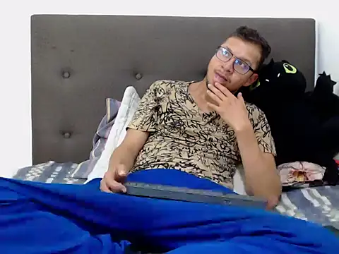 andy loverxx online show from February 2026 12:09:01 AM