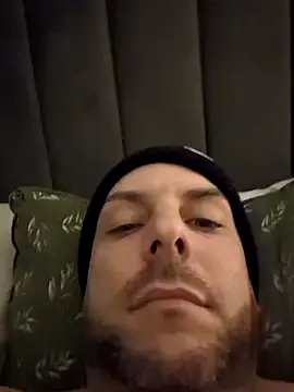 Snapshot of Joinus1988 chatting on December 2025 09:52:01 PM Joinus1988 online show from December 2025 09:52:01 PM