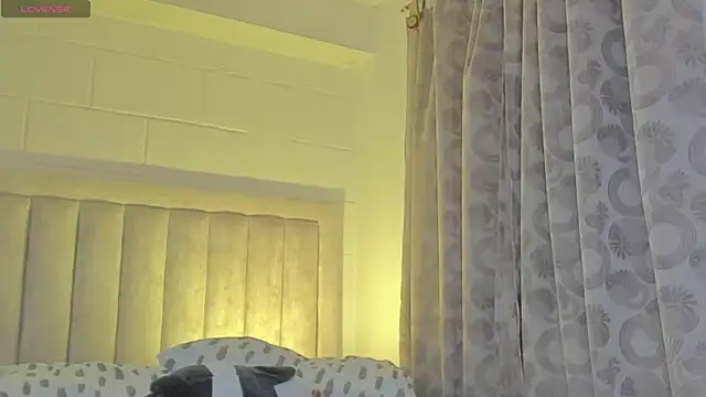 Snapshot of JulianRose_1 chatting on February 2025 11:40:02 AM JulianRose 1 online show from February 2025 11:40:02 AM