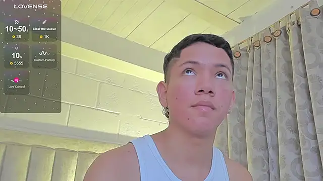 Snapshot of JulianRose_1 chatting on February 2025 04:18:02 PM JulianRose 1 online show from February 2025 04:18:02 PM