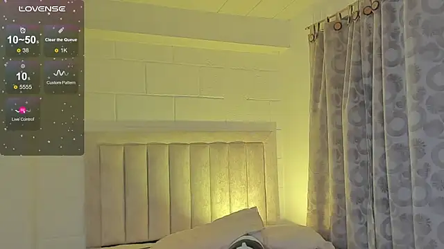 Snapshot of JulianRose_1 chatting on February 2025 02:15:01 PM JulianRose 1 online show from February 2025 02:15:01 PM