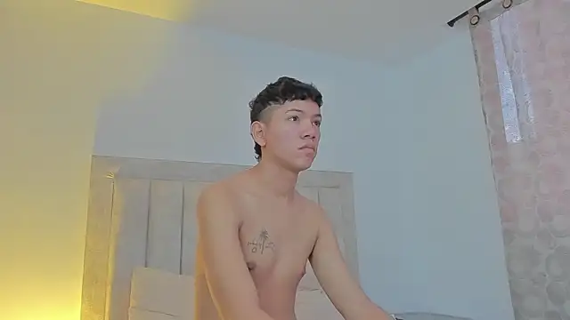 Snapshot of JulianRose_1 chatting on February 2025 11:30:02 AM JulianRose 1 online show from February 2025 11:30:02 AM