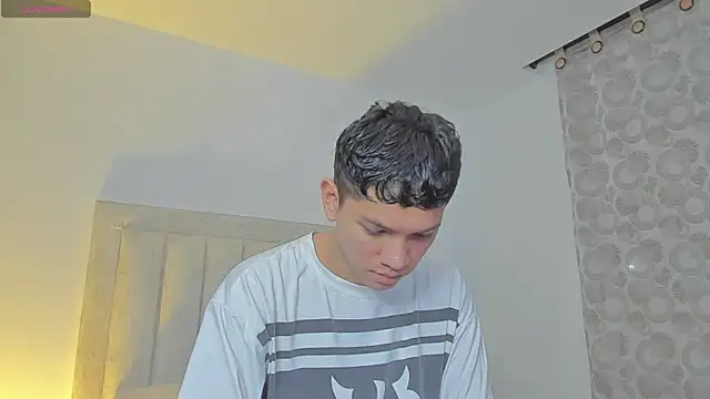 Snapshot of JulianRose_1 chatting on March 2025 10:52:02 AM JulianRose 1 online show from March 2025 10:52:02 AM