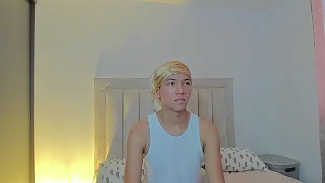 Snapshot of JulianRose_1 chatting on March 2025 11:27:02 AM JulianRose 1 online show from March 2025 11:27:02 AM