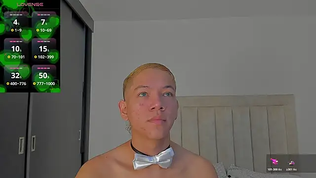 Snapshot of JulianRose_1 chatting on October 2025 11:16:01 AM JulianRose 1 online show from October 2025 11:16:01 AM