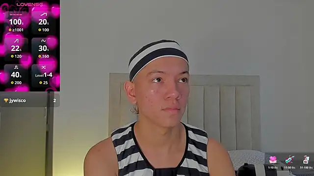 Snapshot of JulianRose_1 chatting on October 2025 12:06:01 PM JulianRose 1 online show from October 2025 12:06:01 PM