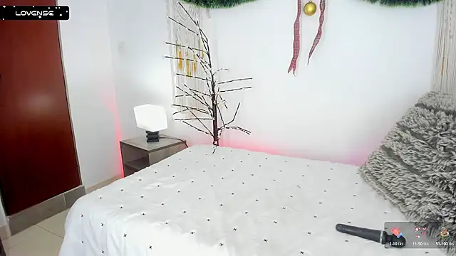 Eyleen 24 online show from December 2024 09:23:01 PM