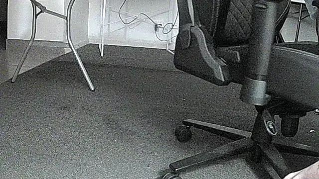 Nice8inchaussie online show from November 2025 06:12:01 PM