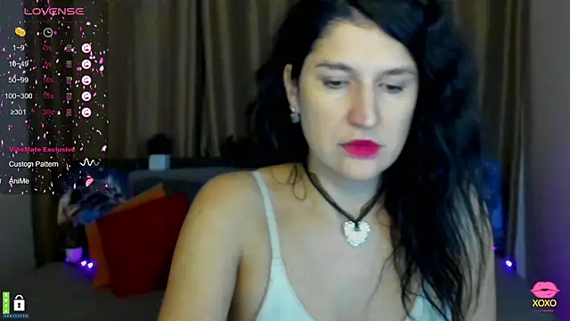 Snapshot of Alianna_Solo_Kisses chatting on February 2025 06:23:01 AM Alianna Solo Kisses online show from February 2025 06:23:01 AM