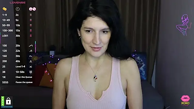 Snapshot of Alianna_Solo_Kisses chatting on March 2025 06:30:01 AM Alianna Solo Kisses online show from March 2025 06:30:01 AM