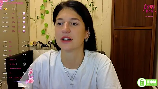 Snapshot of Alianna_Solo_Kisses chatting on September 2025 05:31:01 AM Alianna Solo Kisses online show from September 2025 05:31:01 AM