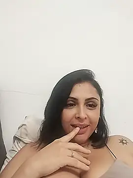 Snapshot of MelannyBell chatting on December 2025 06:23:01 PM MelannyBell online show from December 2025 06:23:01 PM