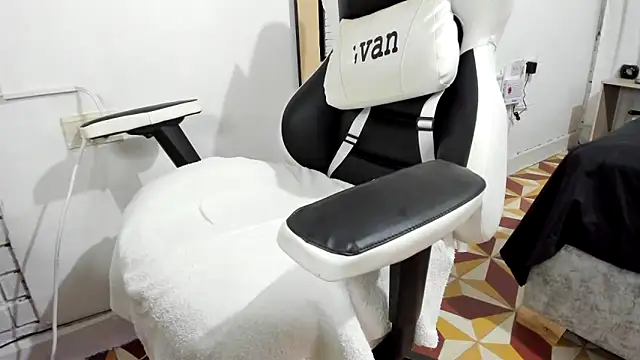 Valerioe online show from March 2025 11:38:02 PM