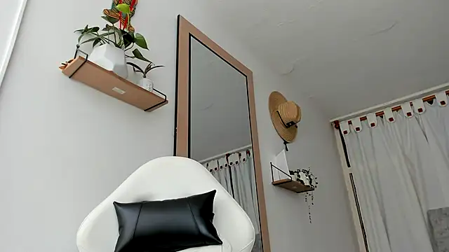 Valerioe online show from October 2025 01:50:01 PM