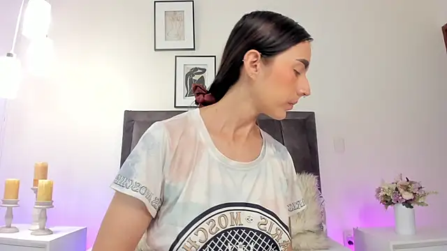 helen mooree online show from February 2026 12:34:01 PM