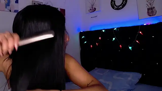 Snapshot of floweer_ chatting on February 2025 03:15:02 PM floweer online show from February 2025 03:15:02 PM