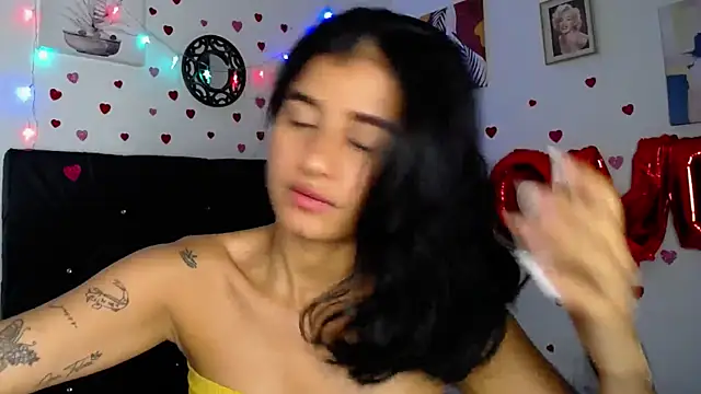 Snapshot of floweer_ chatting on February 2025 07:16:02 PM floweer online show from February 2025 07:16:02 PM