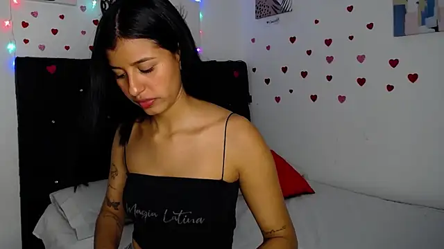 Snapshot of floweer_ chatting on February 2025 05:09:02 PM floweer online show from February 2025 05:09:02 PM