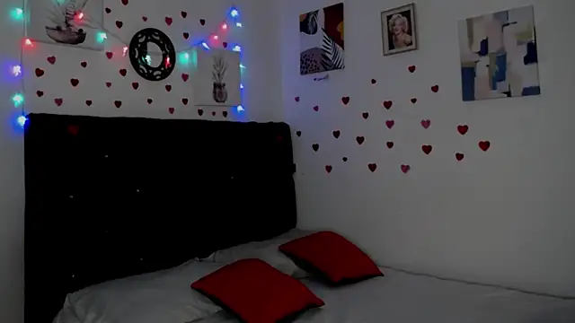 Snapshot of floweer_ chatting on February 2025 04:51:01 PM floweer online show from February 2025 04:51:01 PM