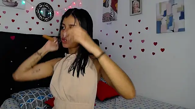 Snapshot of floweer_ chatting on February 2025 06:31:01 PM floweer online show from February 2025 06:31:01 PM