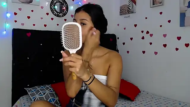 Snapshot of floweer_ chatting on March 2025 01:51:01 PM floweer online show from March 2025 01:51:01 PM