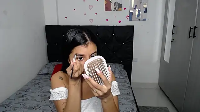 Snapshot of floweer_ chatting on September 2025 07:57:01 AM floweer online show from September 2025 07:57:01 AM