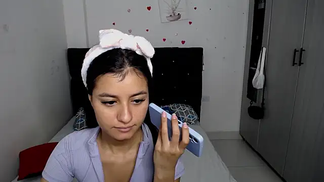 Snapshot of floweer_ chatting on February 2026 02:22:01 AM floweer online show from February 2026 02:22:01 AM