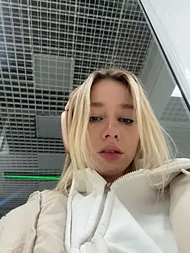 Snapshot of SSSATIVA_model chatting on February 2025 04:09:02 AM SSSATIVA model online show from February 2025 04:09:02 AM