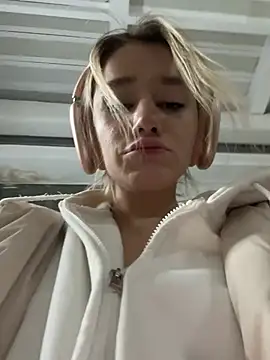 Snapshot of SSSATIVA_model chatting on March 2025 05:31:02 AM SSSATIVA model online show from March 2025 05:31:02 AM