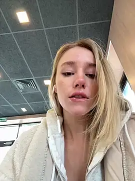 Snapshot of SSSATIVA_model chatting on October 2025 12:44:01 AM SSSATIVA model online show from October 2025 12:44:01 AM