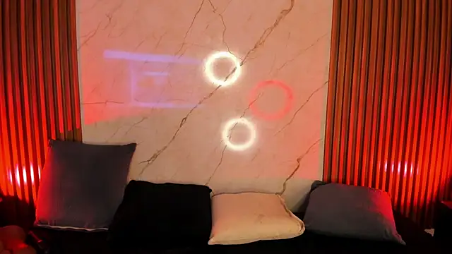 Emiilycollins online show from February 2025 08:10:01 PM