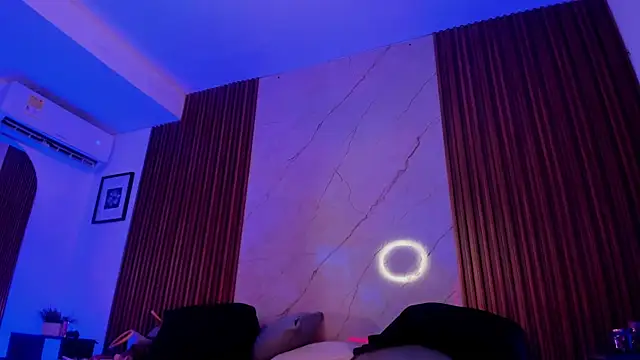 Emiilycollins online show from November 2025 11:49:02 PM