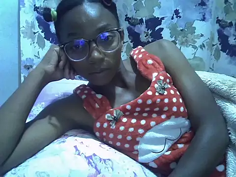 Snapshot of ElianeHot chatting on April 2026 06:46:01 PM ElianeHot online show from April 2026 06:46:01 PM