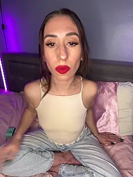 Snapshot of petitebarbiexxx chatting on December 2024 03:41:01 AM petitebarbiexxx online show from December 2024 03:41:01 AM