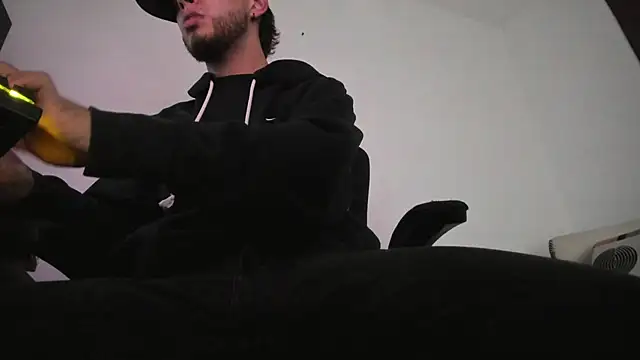 s sven03 online show from November 2025 03:49:01 AM