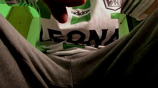 s sven03 online show from March 2026 11:33:01 PM