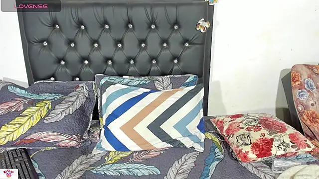 Darlyquenn11 online show from December 2024 06:00:02 AM