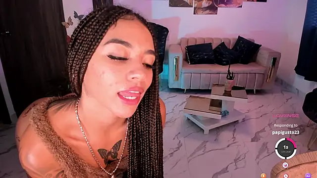 Snapshot of pretty_pettite chatting on February 2025 08:24:01 PM pretty pettite online show from February 2025 08:24:01 PM