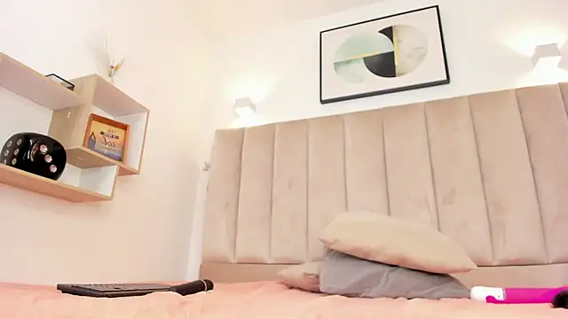 Snapshot of Anniie_Queen chatting on September 2025 03:18:02 AM Anniie Queen online show from September 2025 03:18:02 AM