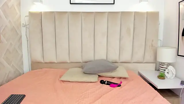 Snapshot of Anniie_Queen chatting on November 2025 02:33:01 AM Anniie Queen online show from November 2025 02:33:01 AM