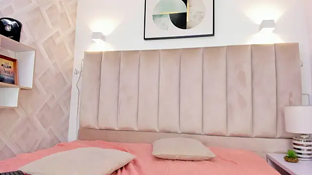 Snapshot of Anniie_Queen chatting on November 2025 03:54:01 AM Anniie Queen online show from November 2025 03:54:01 AM