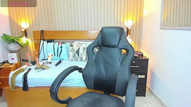 luciana ballesteros  online show from February 2025 03:31:02 PM