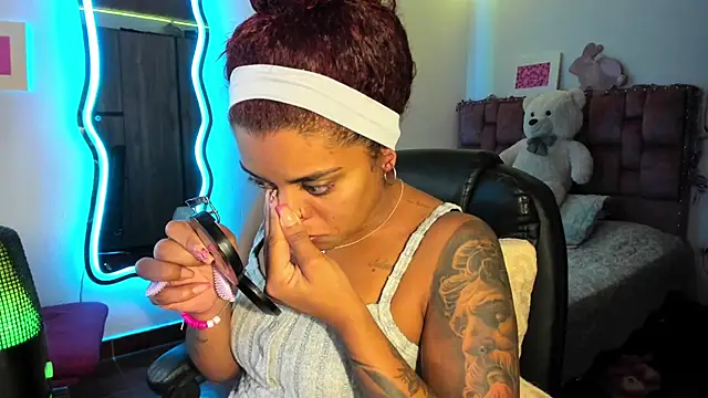 ladyrd1 online show from January 2025 05:30:01 AM