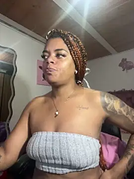 Snapshot of ladyrd1 chatting on February 2026 11:03:02 PM ladyrd1 online show from February 2026 11:03:02 PM