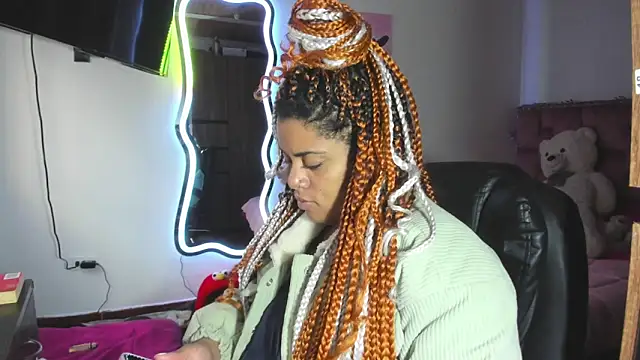 Snapshot of ladyrd1 chatting on February 2026 11:01:01 PM ladyrd1 online show from February 2026 11:01:01 PM