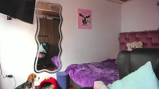 Snapshot of ladyrd1 chatting on February 2026 09:05:02 PM ladyrd1 online show from February 2026 09:05:02 PM