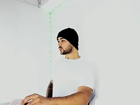 Sebas-hott online show from September 2025 01:51:01 AM