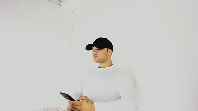 Sebas-hott online show from September 2025 10:57:02 PM