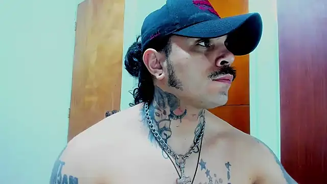 Snapshot of Van_Velckan chatting on June 2026 05:06:01 AM Van Velckan online show from June 2026 05:06:01 AM