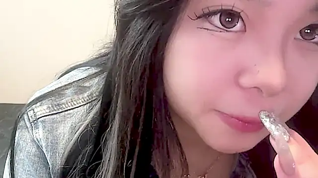 Snapshot of Rei1216xo chatting on March 2025 05:03:01 AM Rei1216xo online show from March 2025 05:03:01 AM